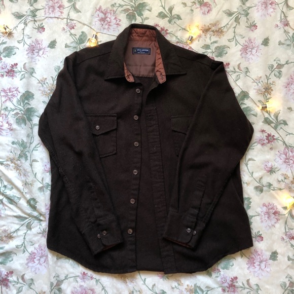 Authentic Vintage Van Heusen Button Down Shirt - Picture 2 of 4